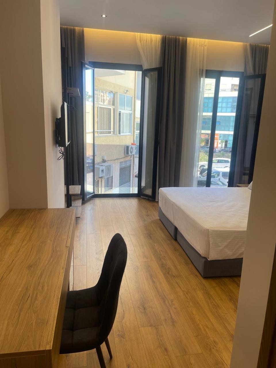 Dia Mare Deluxe Aparthotel Vlorë Buitenkant foto