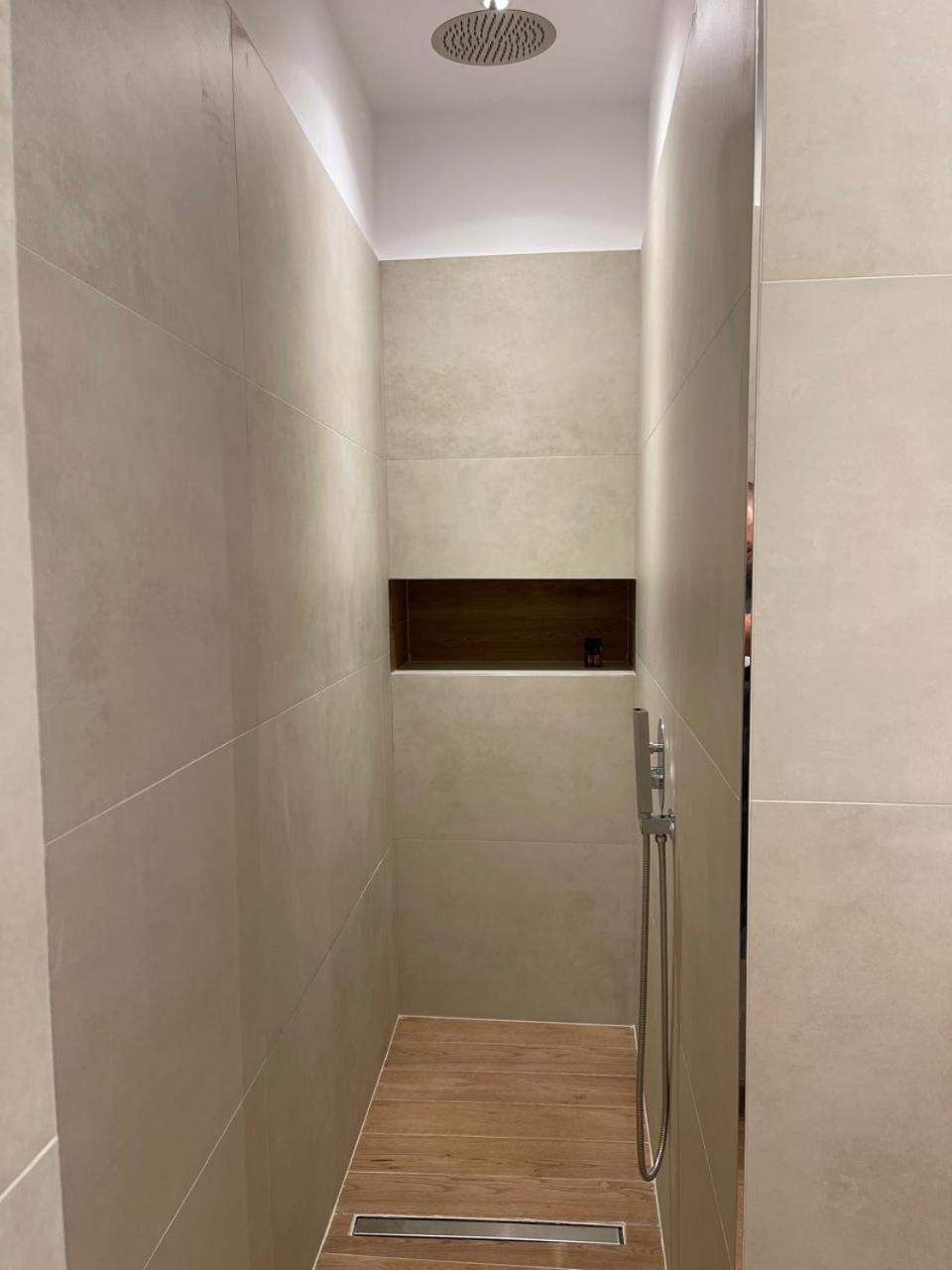 Dia Mare Deluxe Aparthotel Vlorë Buitenkant foto