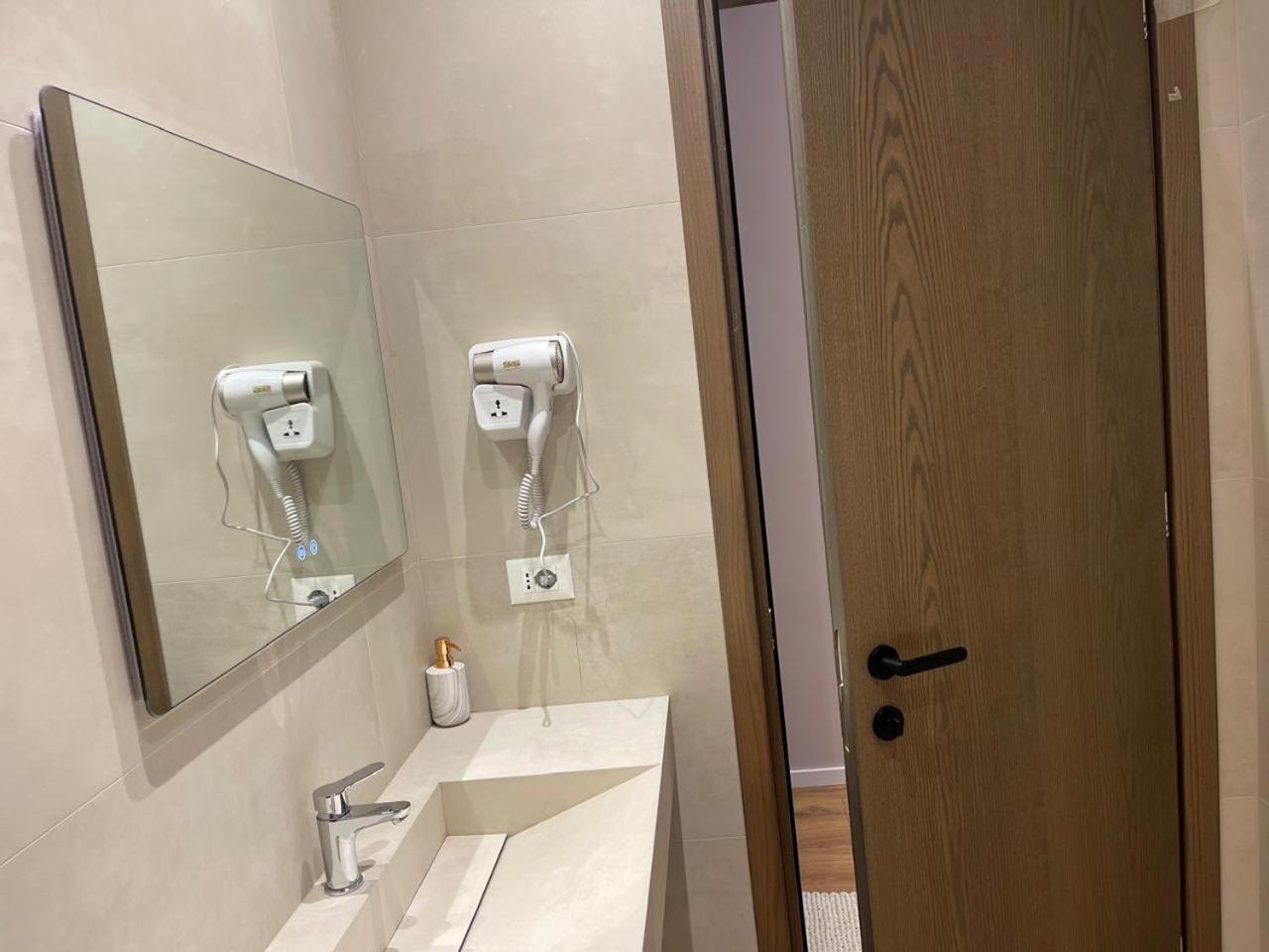 Dia Mare Deluxe Aparthotel Vlorë Buitenkant foto