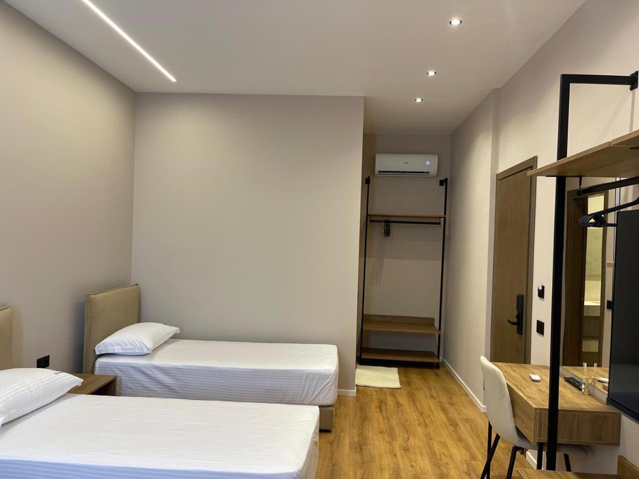 Dia Mare Deluxe Aparthotel Vlorë Buitenkant foto
