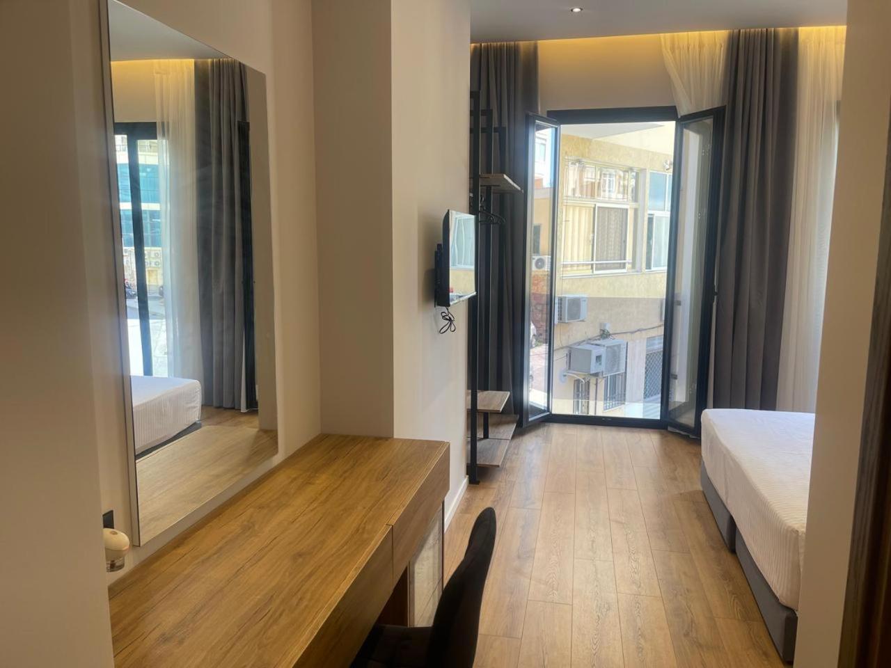 Dia Mare Deluxe Aparthotel Vlorë Buitenkant foto