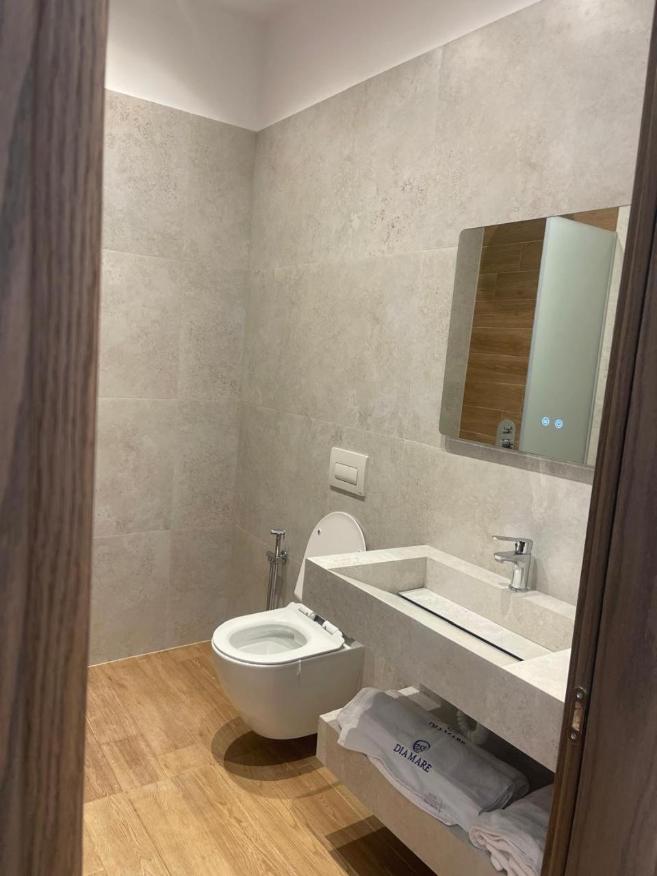 Dia Mare Deluxe Aparthotel Vlorë Buitenkant foto
