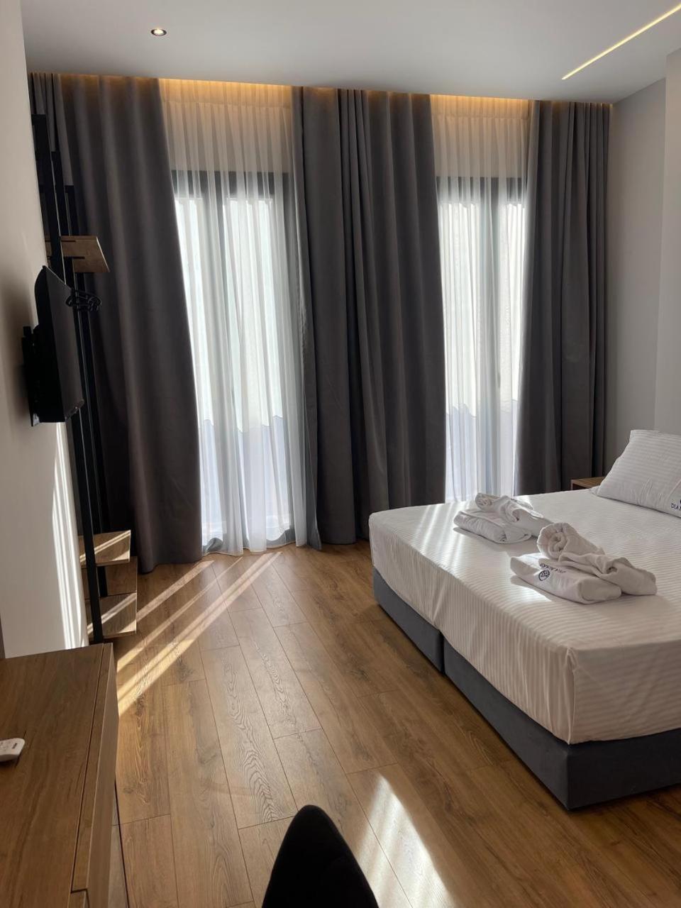 Dia Mare Deluxe Aparthotel Vlorë Buitenkant foto